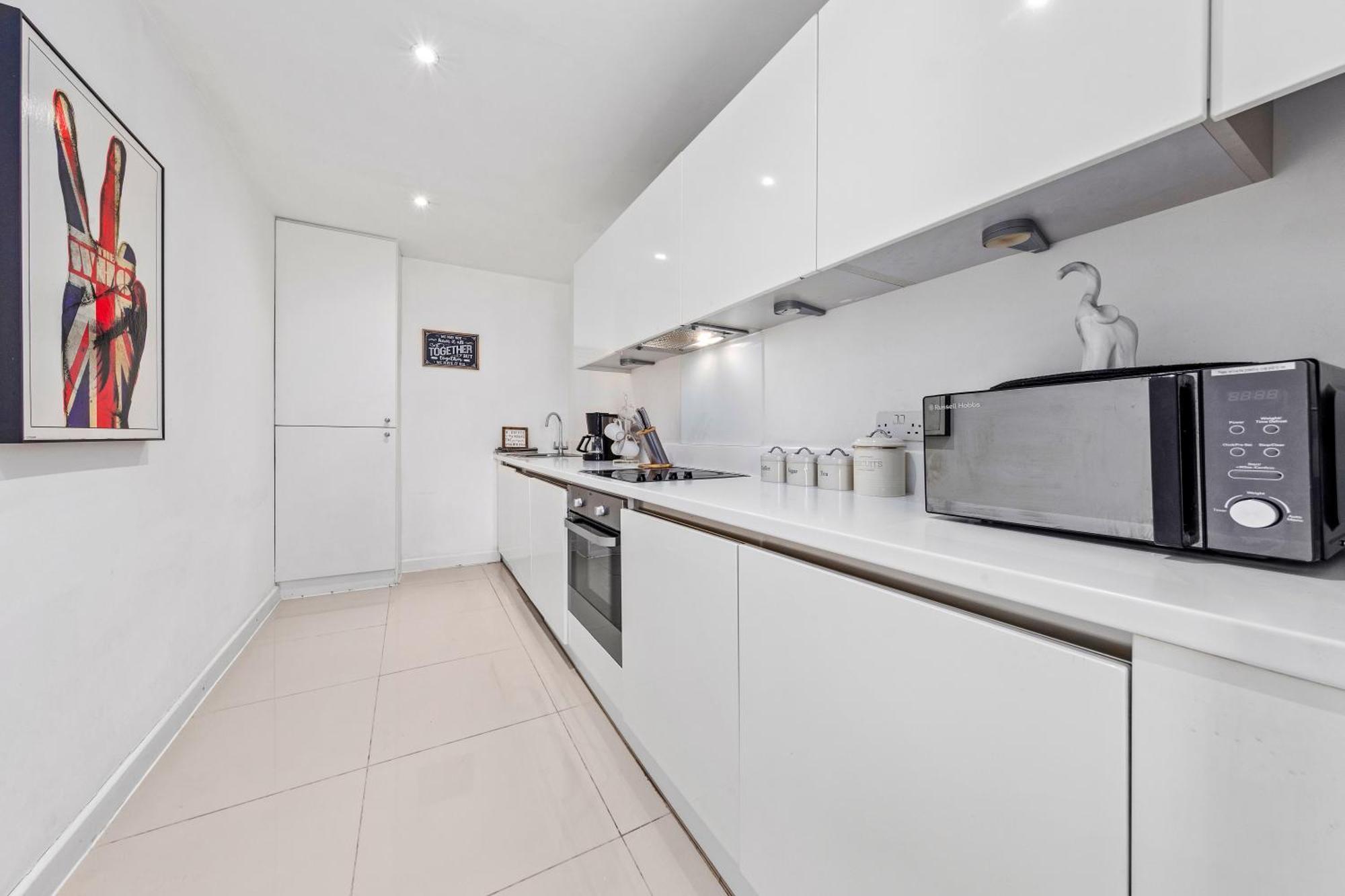 3-Bedroom Flat In London Sleeps 14 Hy1 Bagian luar foto
